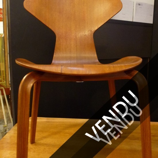 authentique chaise "grand prix"d'Arne Jacobsen, créée en 1957,édition ancienne ,bon état