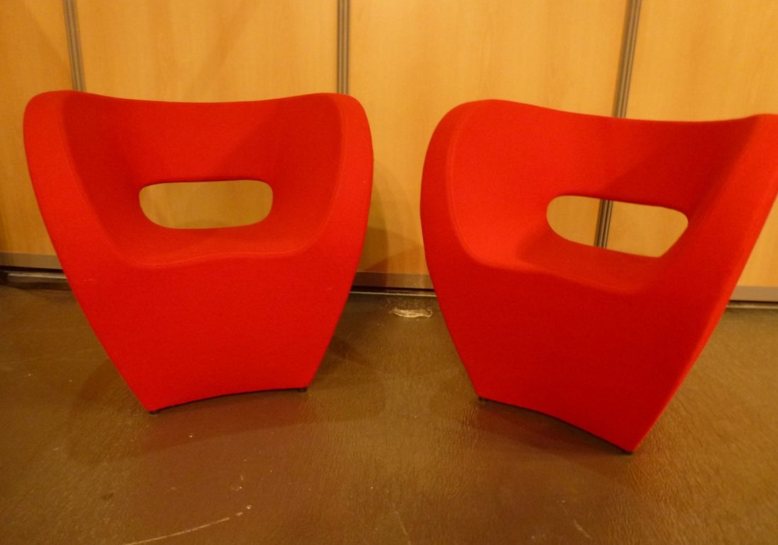 Ron Arad, paire de fauteuils Victoria and Albert, Moroso