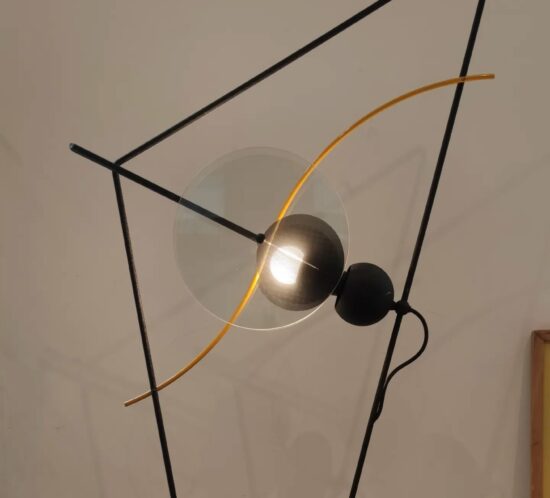 Lampadaire Memphis années 80, design architectural italien, verre, métal et pierre, Relco