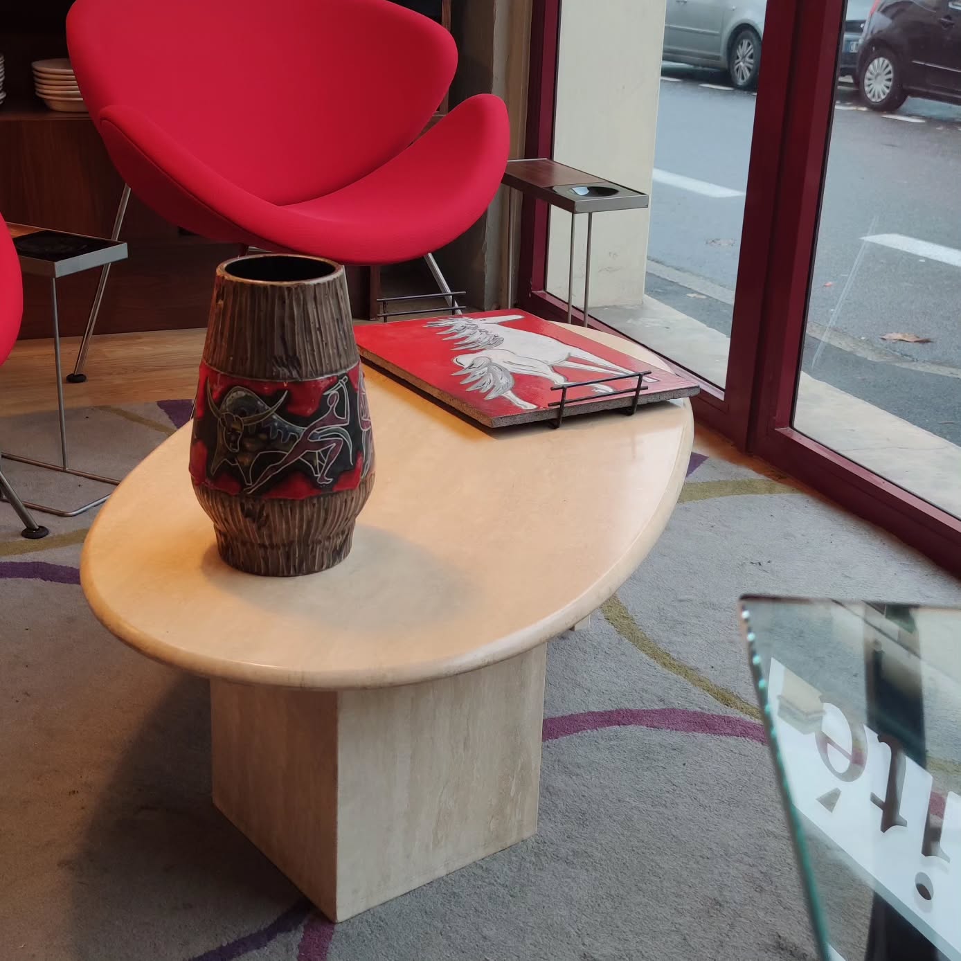 Table basse en travertin ovale, design années 80, meuble vintage, décoration intérieure