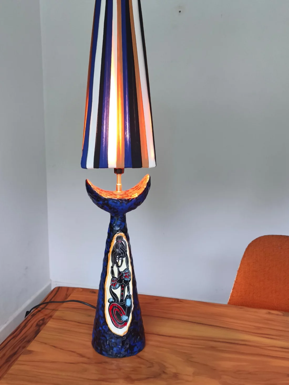 Lampe Fantoni en céramique italienne années 50, lampe à poser vintage avec abat-jour ruban, design italien 1950