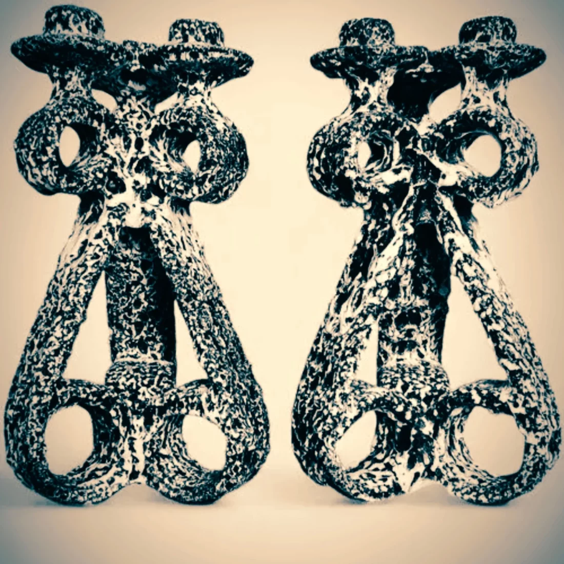 Paire de bougeoirs Marius Giuge Vallauris, céramique sculpturale années 50-60, design Vallauris vintage