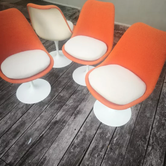 Quatuor de chaises tulipe saarinen